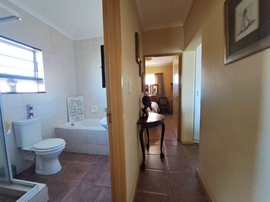 2 Bedroom Property for Sale in Gordons Bay Central Western Cape